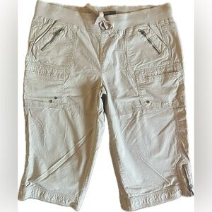 Apt. 9 Tan Capris with zipper calves-drawstring waist. Women’s Size 16